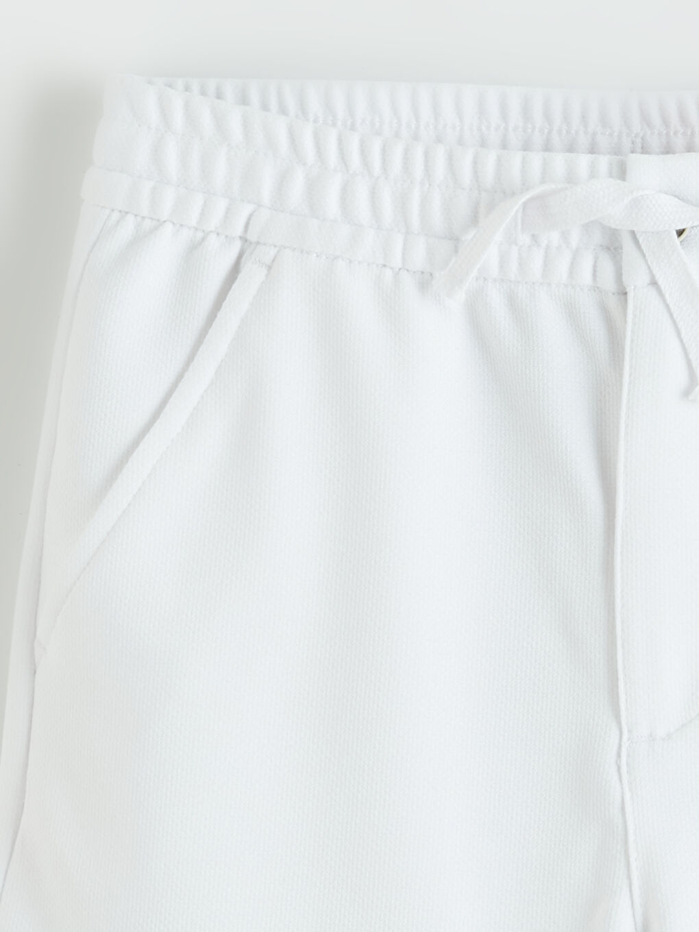 شورت أبيض ولد-2