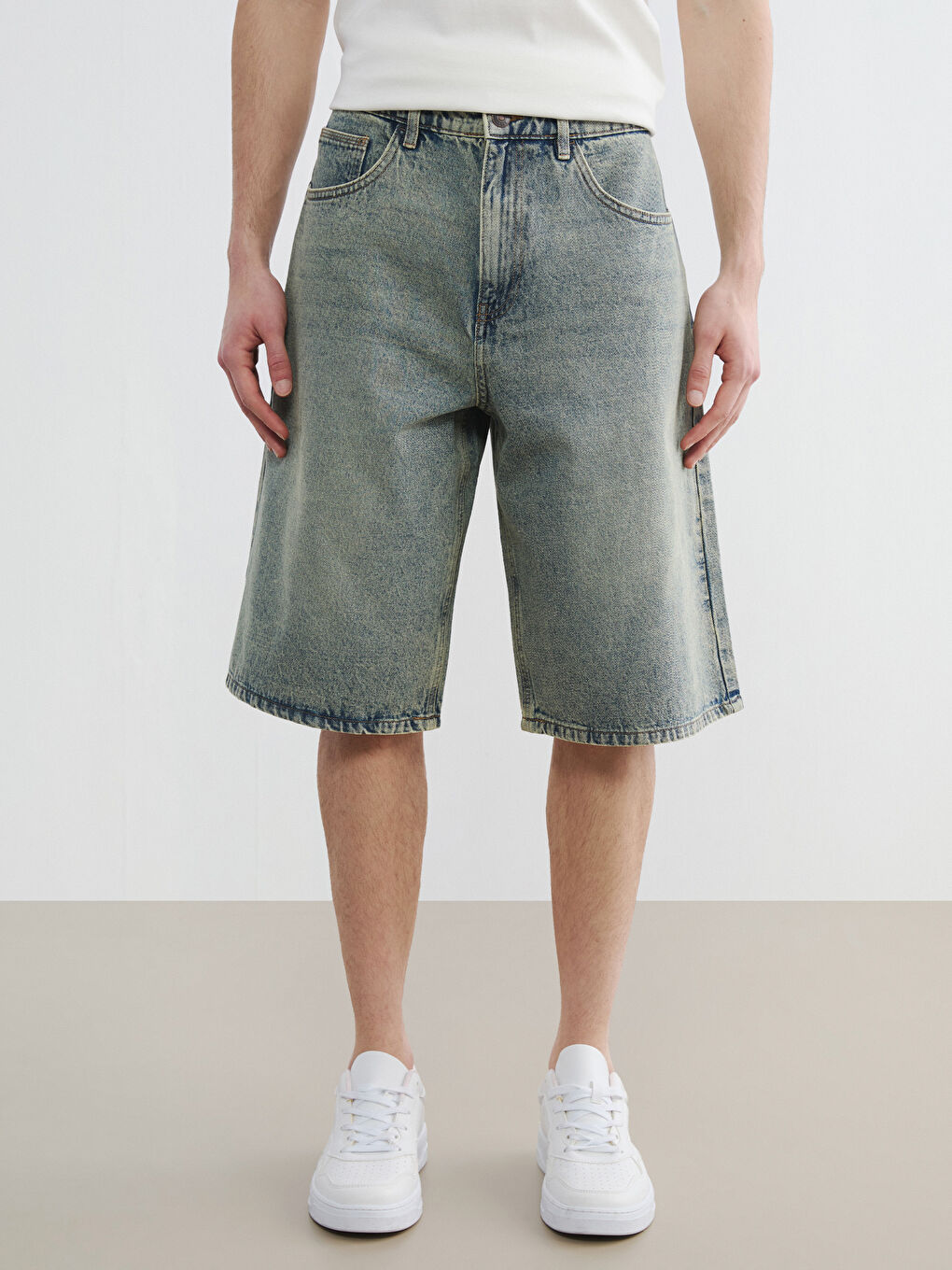 Man INDIGO Denim Shorts-1