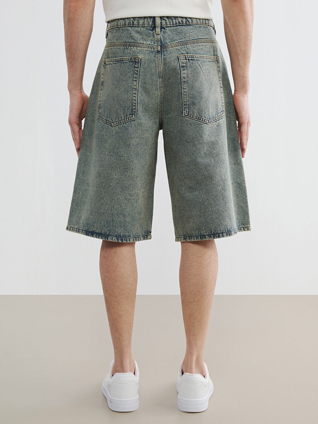 Man INDIGO Denim Shorts-3