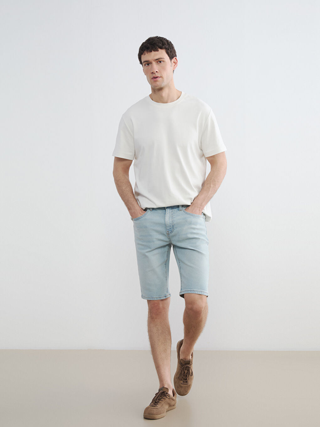Man INDIGO Denim Shorts