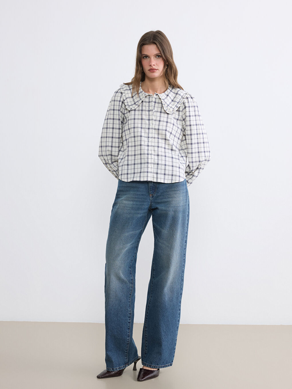 Chemise à carreaux pour femme à col Claudine-1