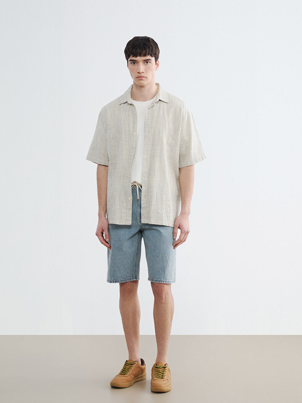 Мъжки дънкови къси панталони с редовна кройка