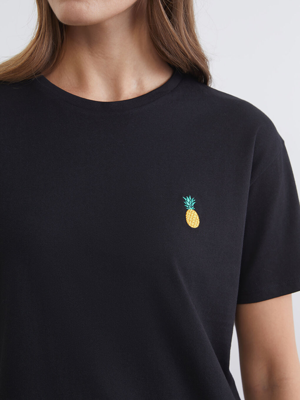 Crew Neck Pineapple Embroidered Women's T-Shirt-2