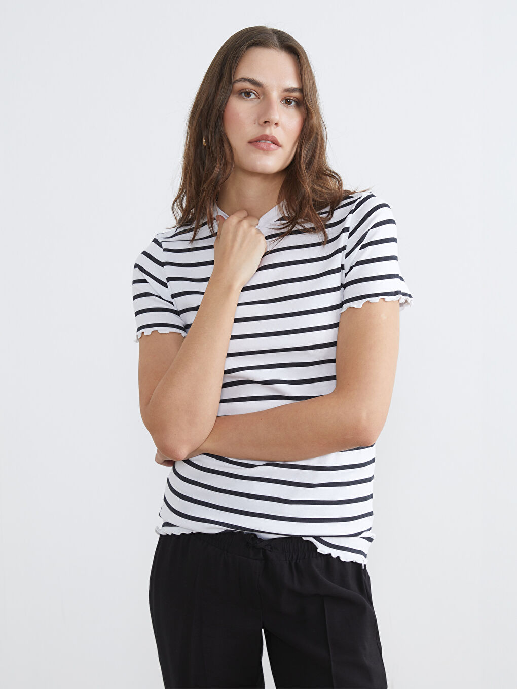 Ženska majica sa okruglim izrezom i prugama