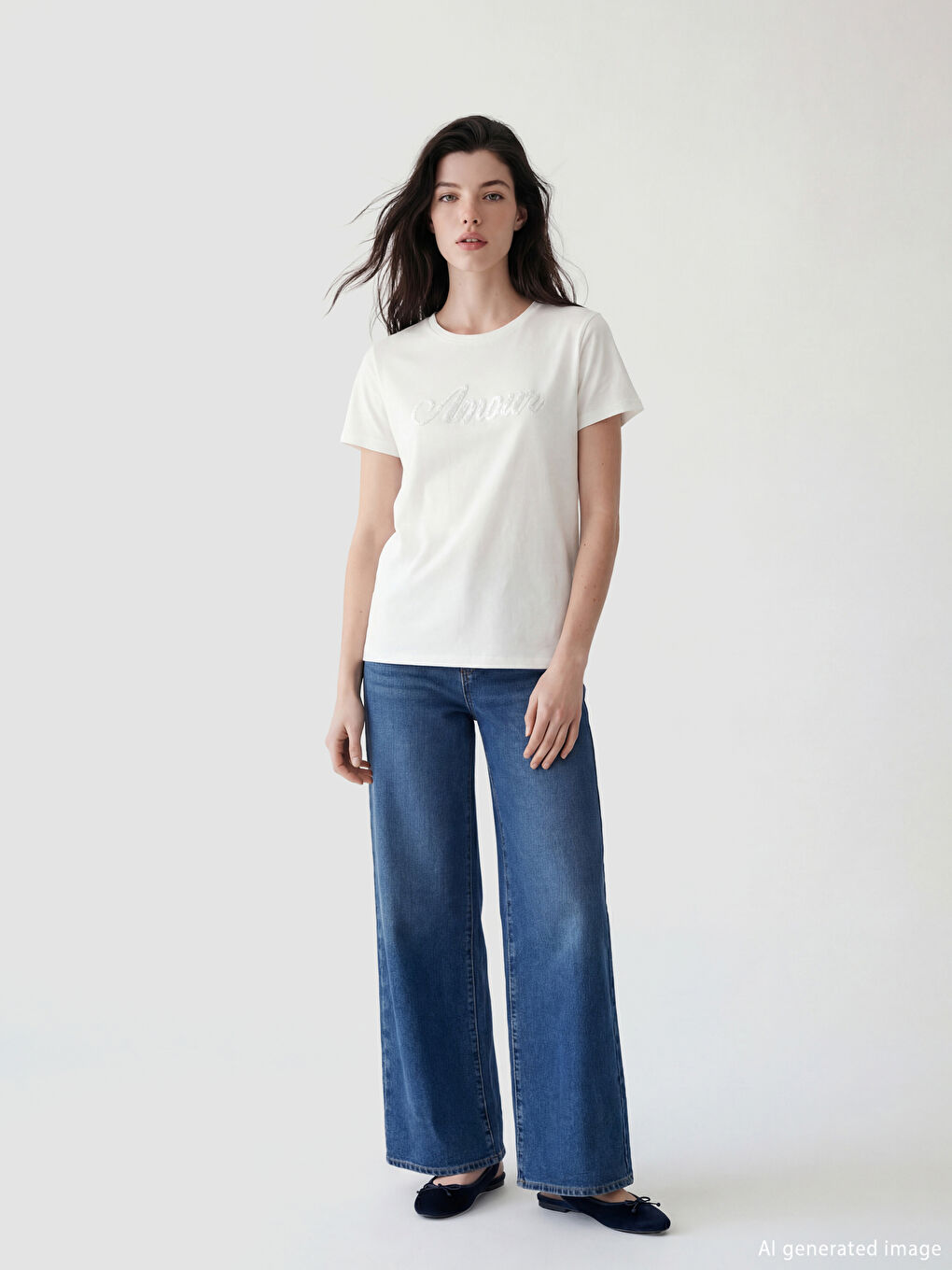 Женская футболка с пайетками-1