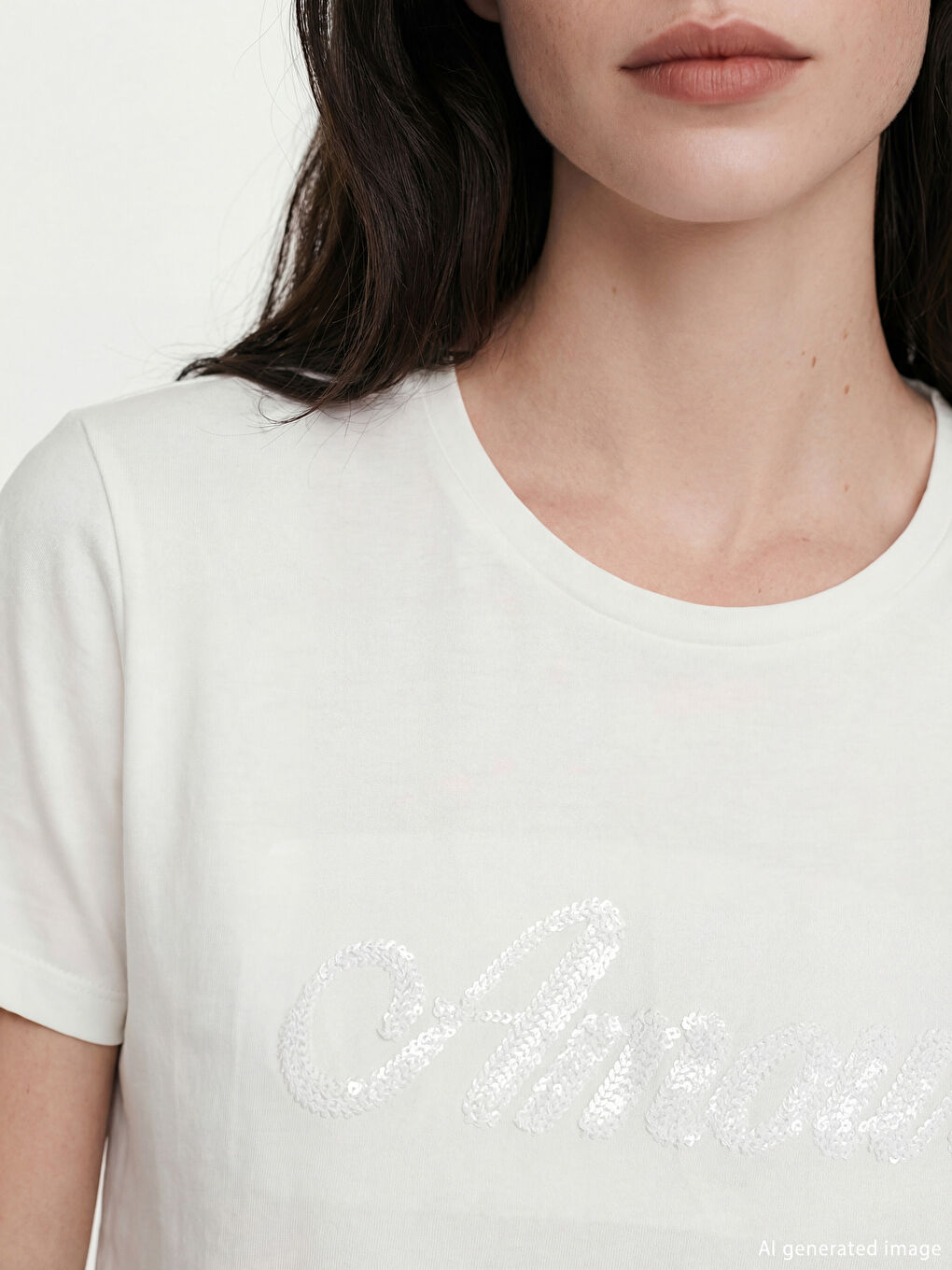 Женская футболка с пайетками-2