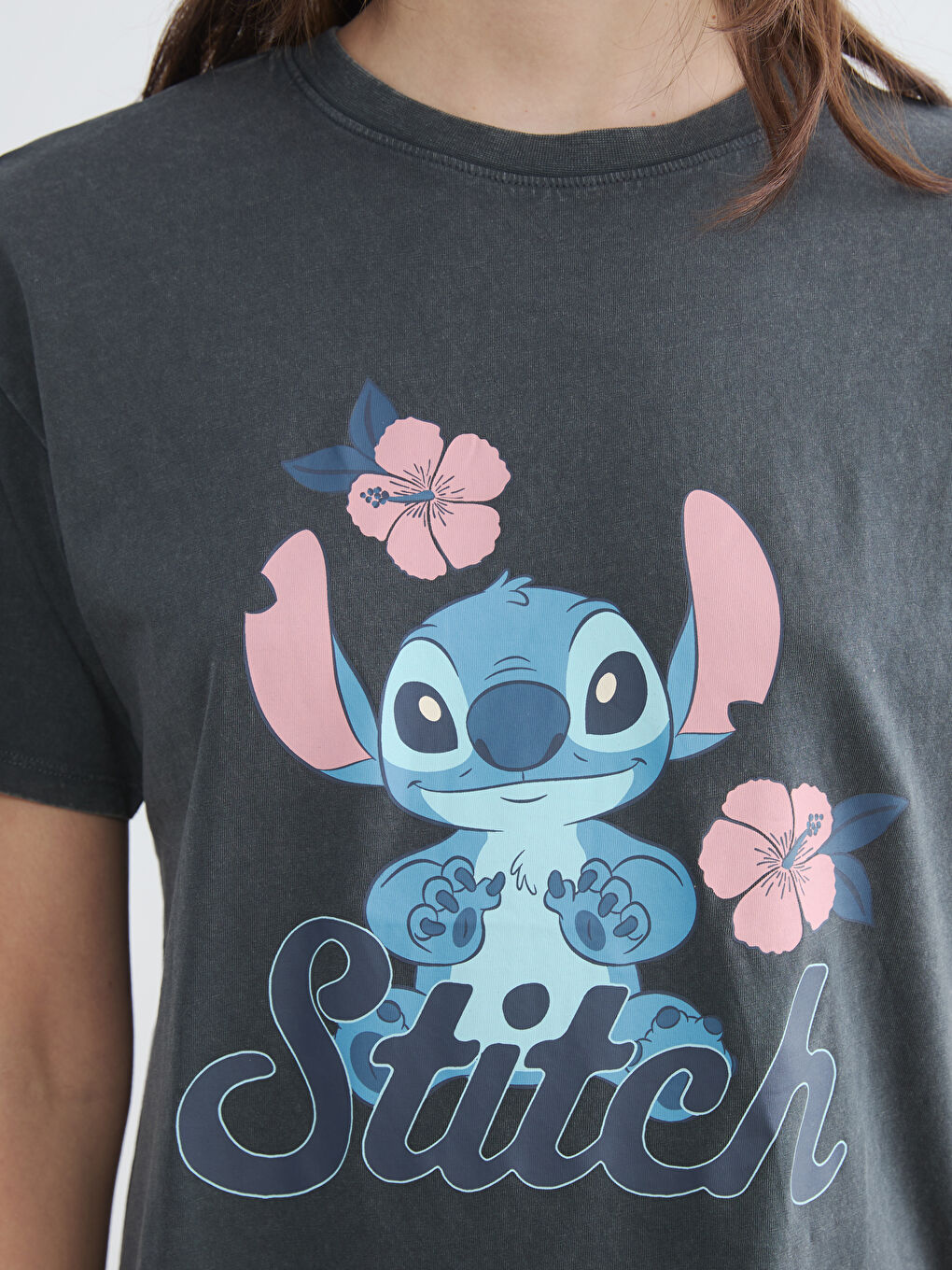 Crew Neck T-Shirt with Stitch Print-2