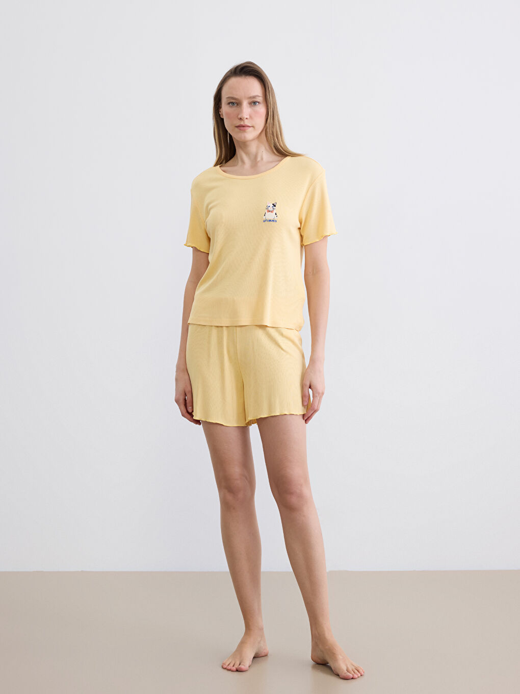 Turuncu Bisiklet Yaka Nakışlı Kadın Şortlu Pijama Takımı-1