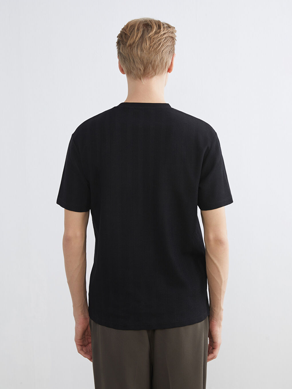 Текстурная футболка с круглым вырезом для мужчин-3