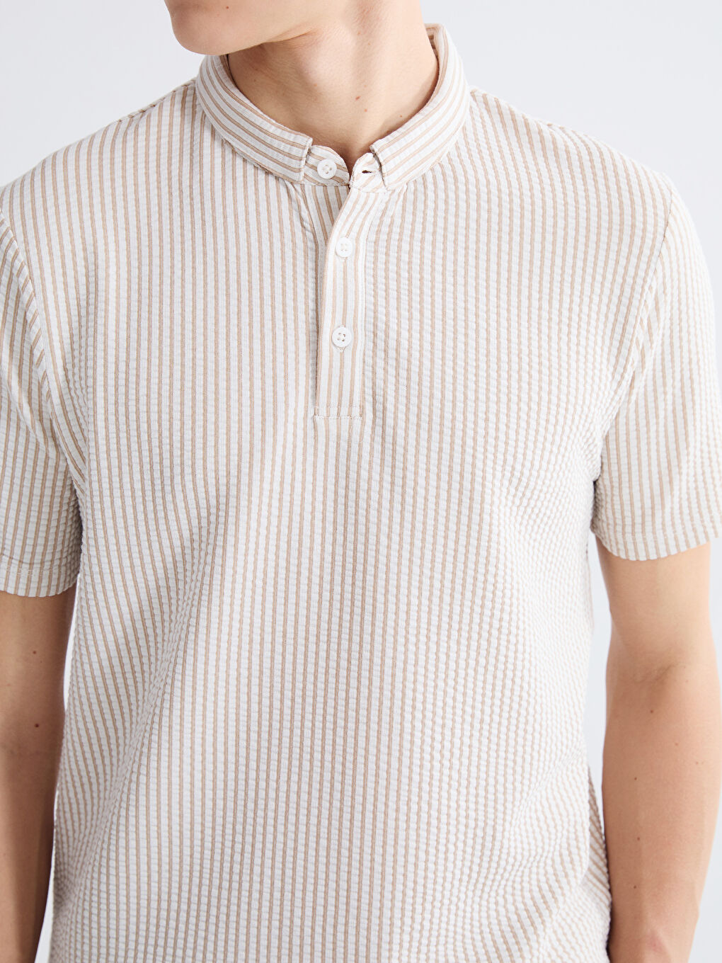 Bej Hakim Yaka Çizgili Erkek Tişört-2