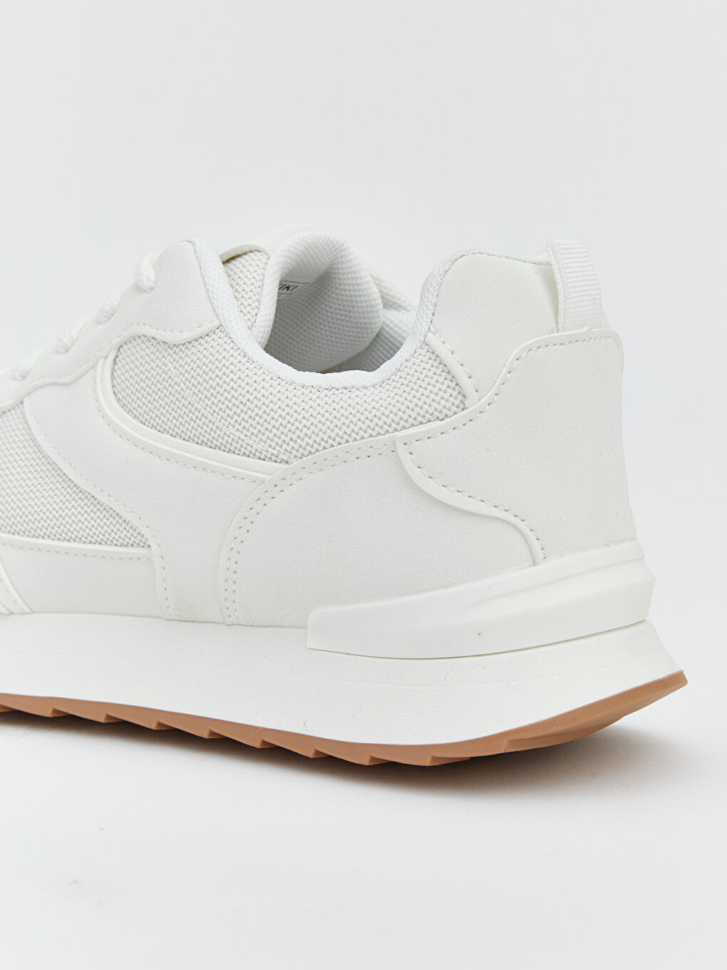 Женские кроссовки на шнурках с сетчатой вставкой-4