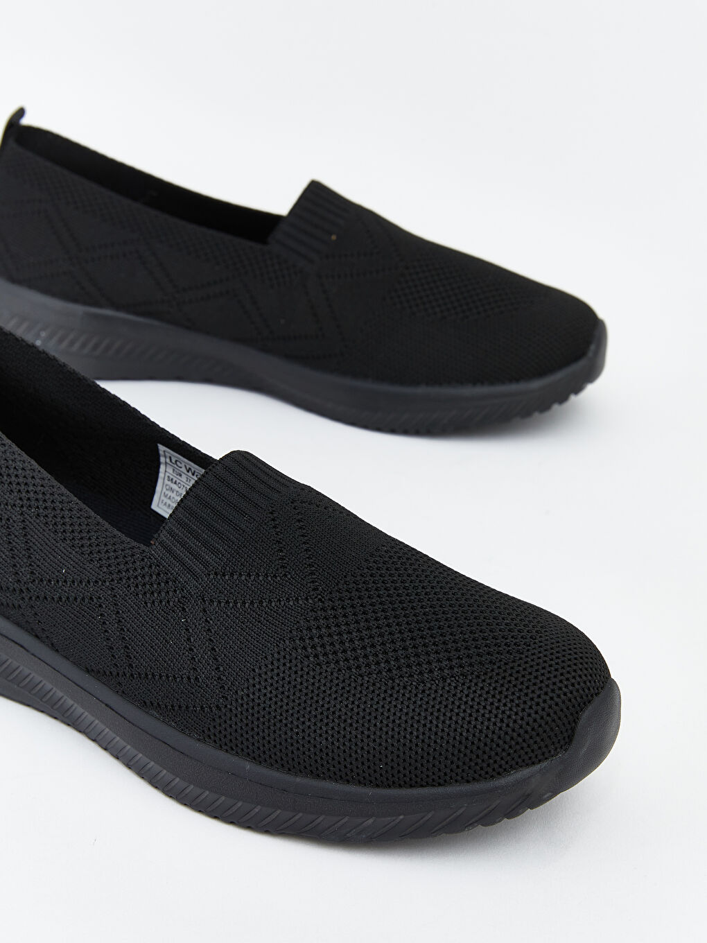 Detailed Women's Sports Shoe-2