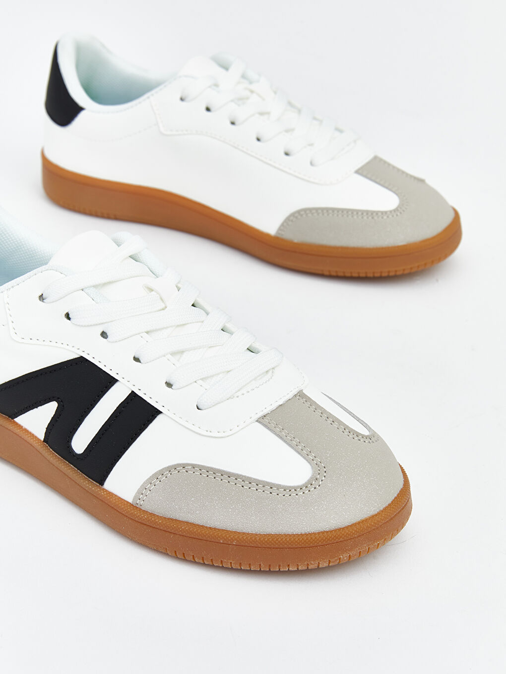 Женские кроссовки с леопардовым принтом-2