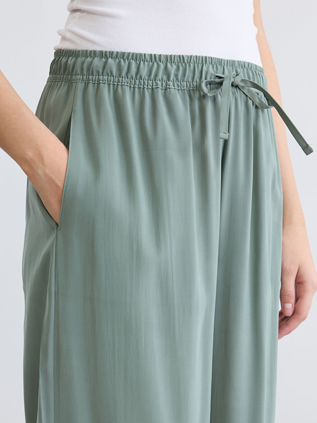 Woman GREEN Trousers-2