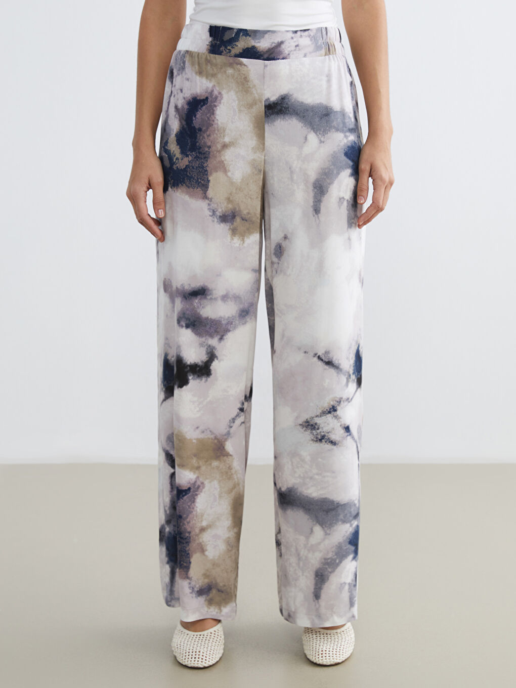 Elastic Waist Batik Print Women's Trousers-1