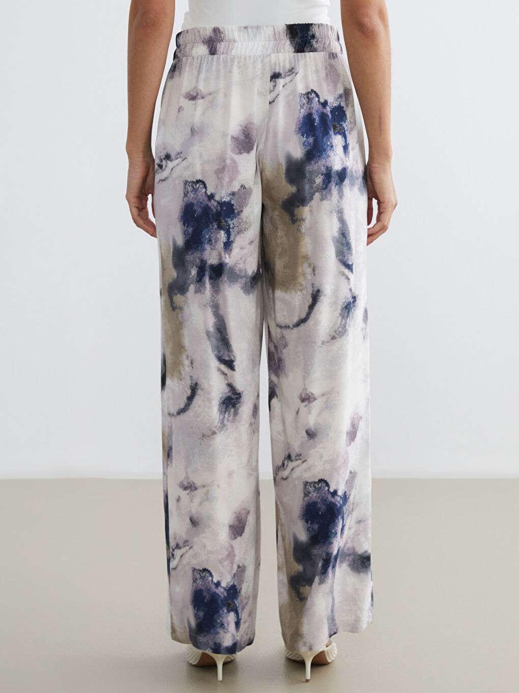 Elastic Waist Batik Print Women's Trousers-3