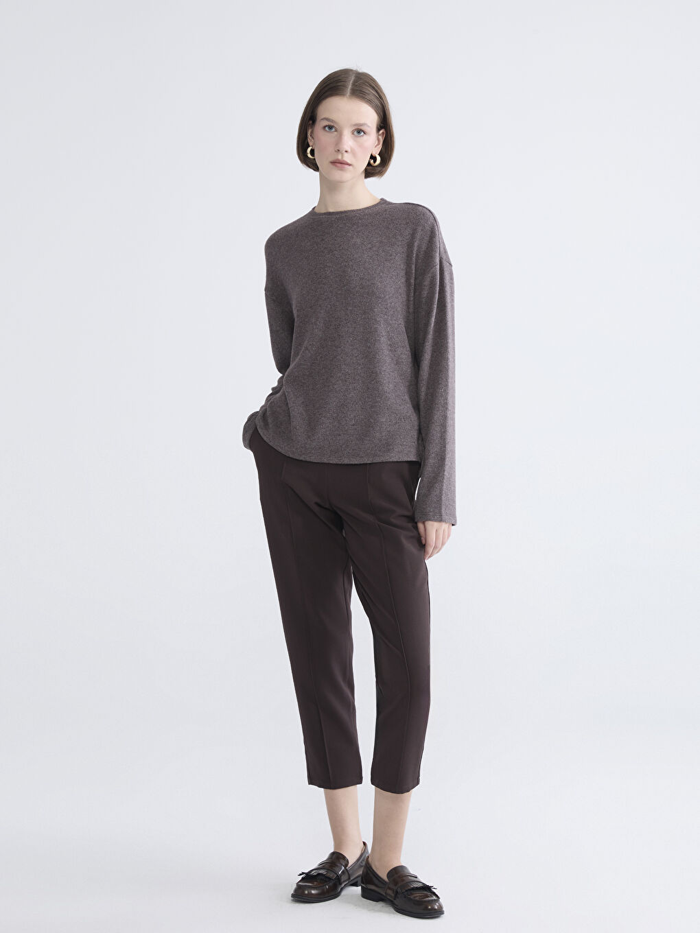 ქალი ყავისფერი შარვალი