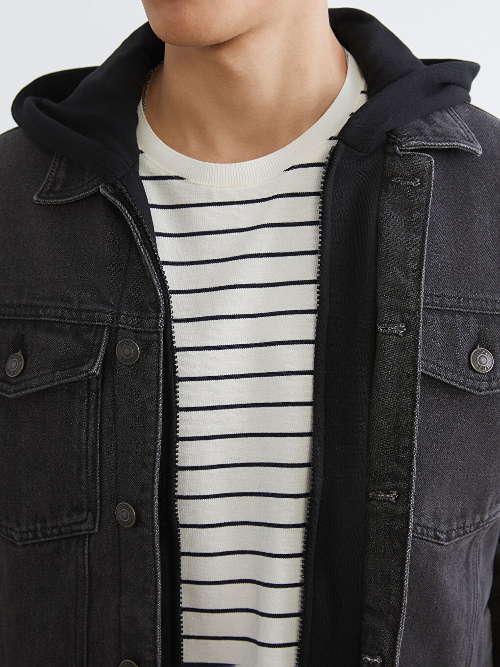 მამაკაცის ჯინსის ქურთუკი კაპიუშონით, რეგულარული მორგებით-2