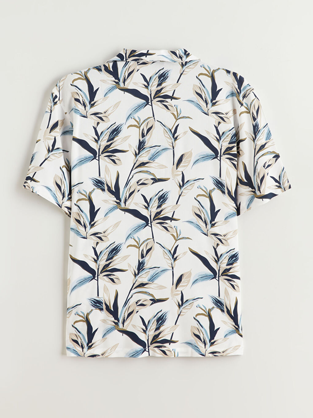 Beyaz Regular Fit Resort Yaka Desenli Viskon Erkek Gömlek-5