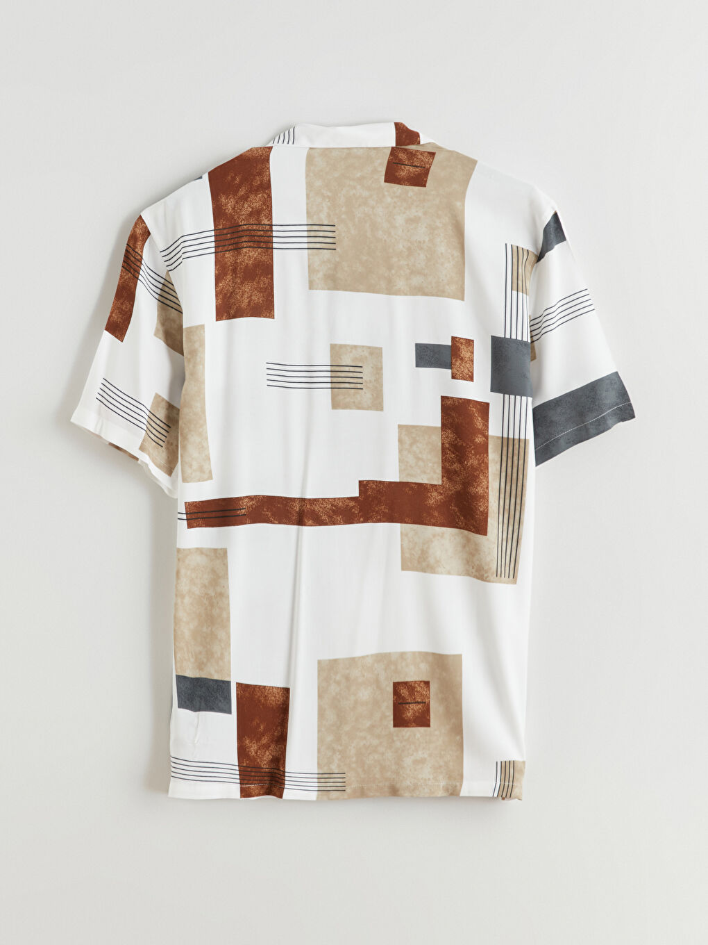 قميص للرجال من الفسكوز بنمط مطبوع وبملائمة عادية-5