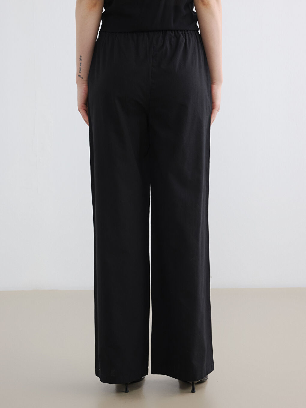 Ženske pantalone sa elastičnim strukom i širokim nogavicama-3