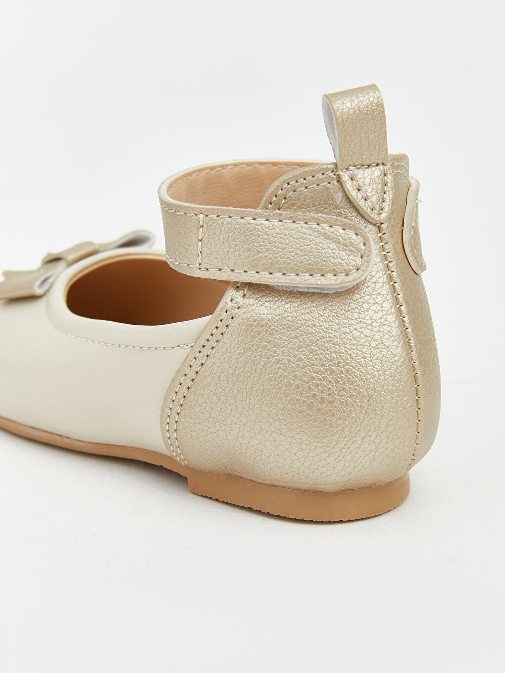 Bej Fiyonklu Cırt Cırt Kapamalı Kız Çocuk Babet-3