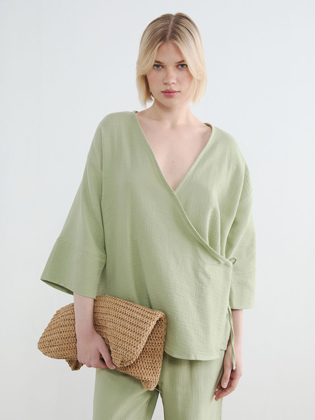 Woman GREEN Kimono