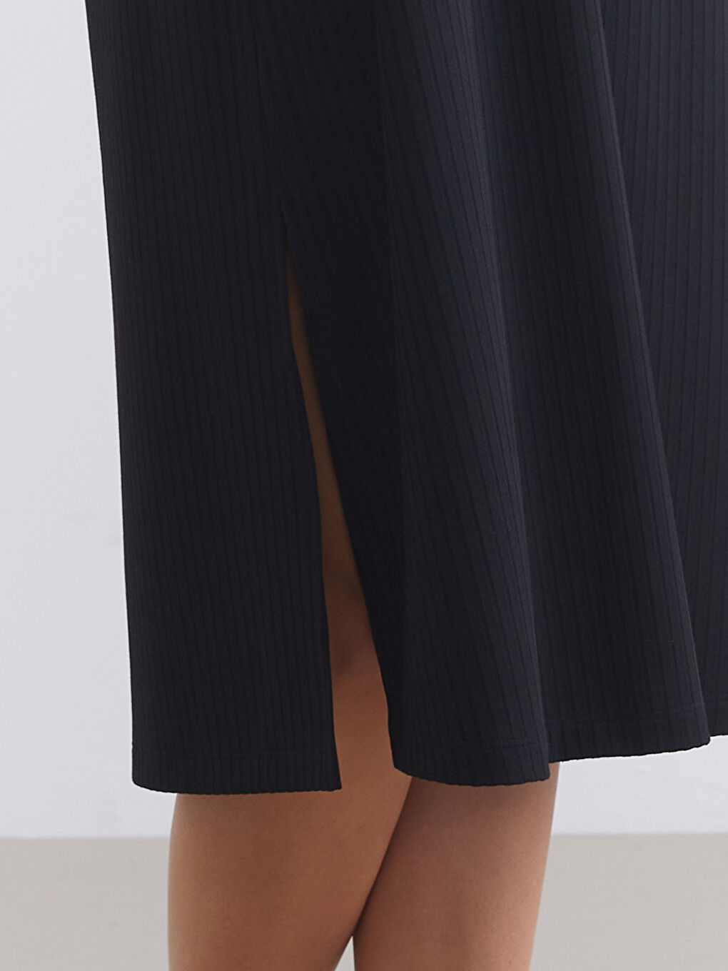 Haljina sa okruglim izrezom, rebrasta, sa prorezom-3