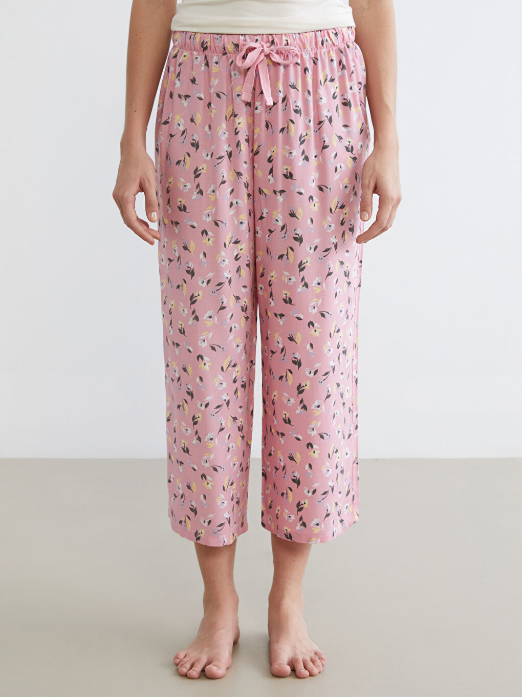 Beli Lastikli Çiçekli Kadın Kapri Pijama Altı-1