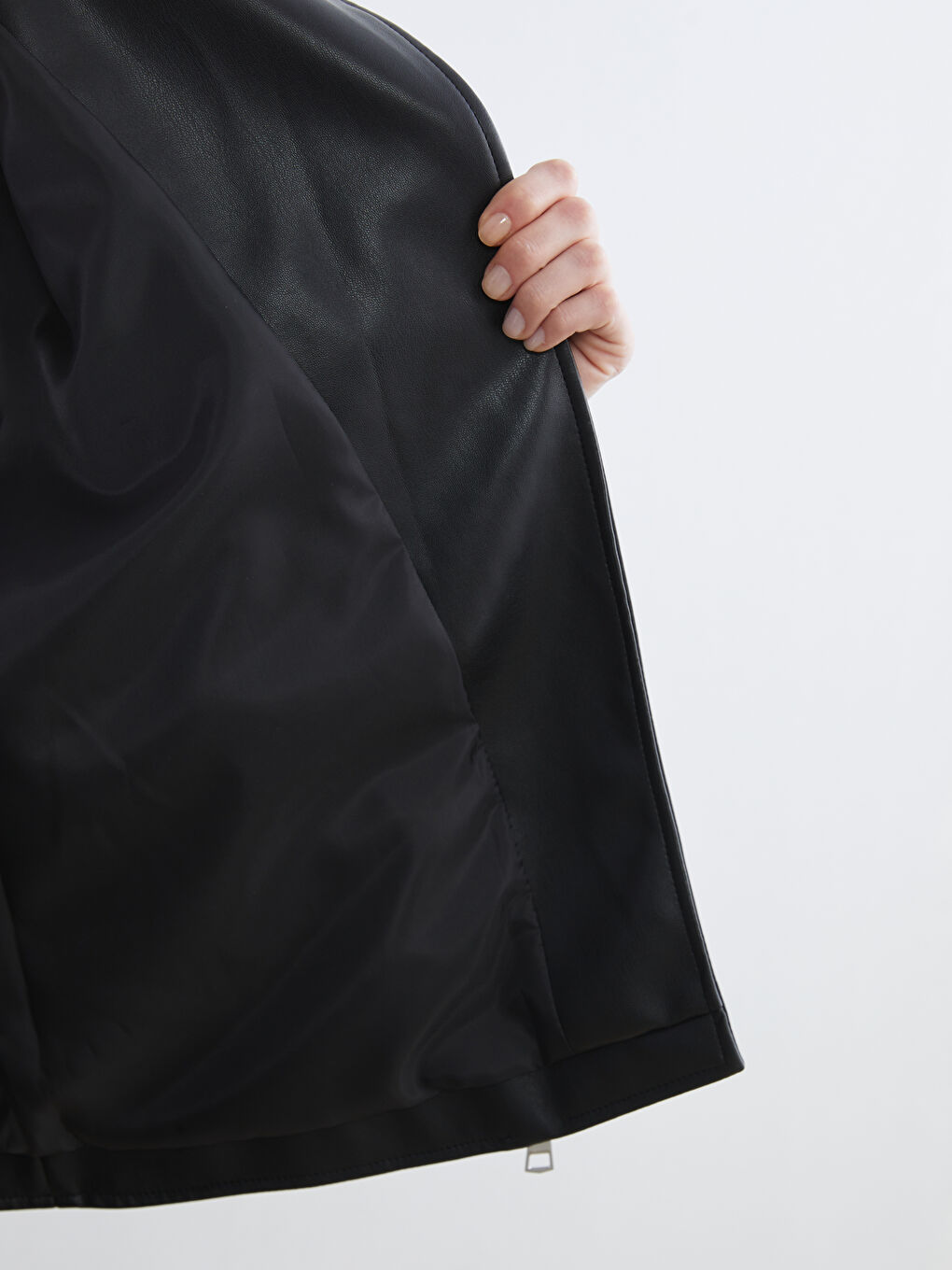 Көйлек жағалы әйелдерге арналған жасанды былғары пиджак-3