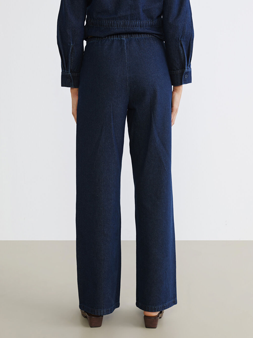 Women's Wide Leg Jean-3