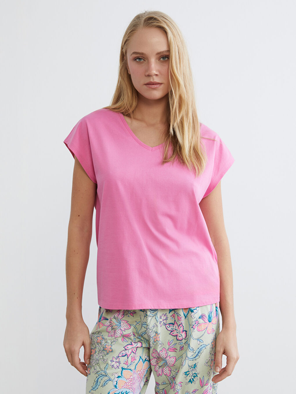 Yeşil V Yaka Çiçekli Kadın Kaprili Pijama Takımı-1