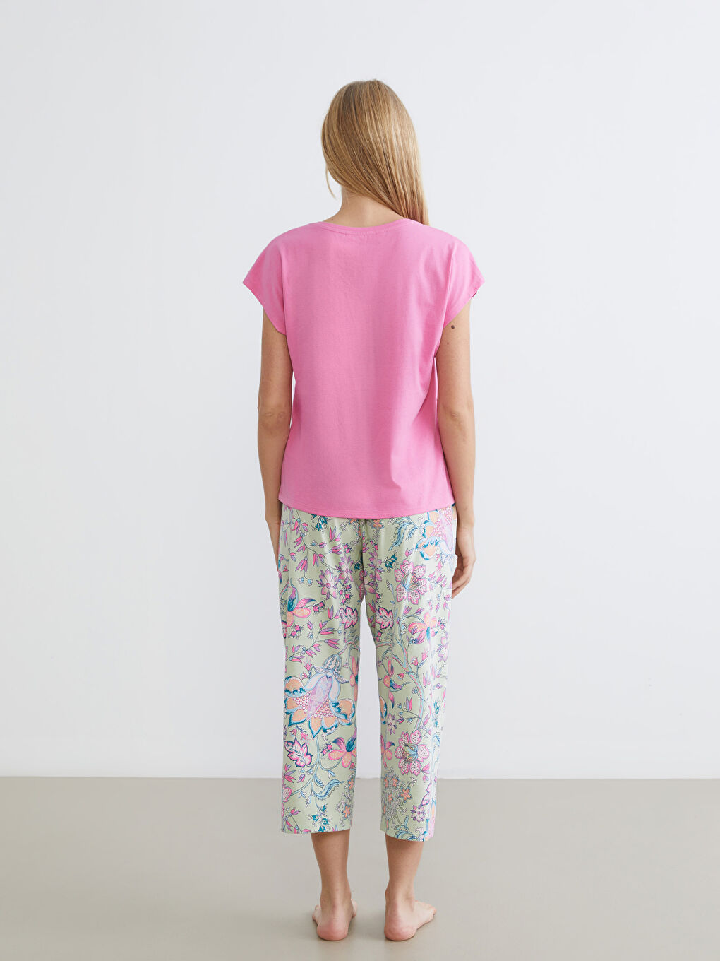 Yeşil V Yaka Çiçekli Kadın Kaprili Pijama Takımı-3