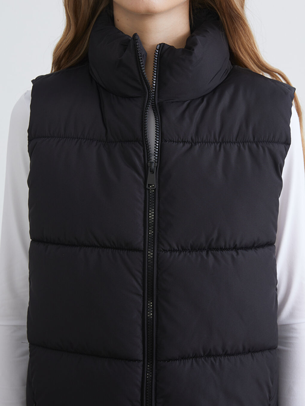 Woman BLACK Puffer Gilet-2