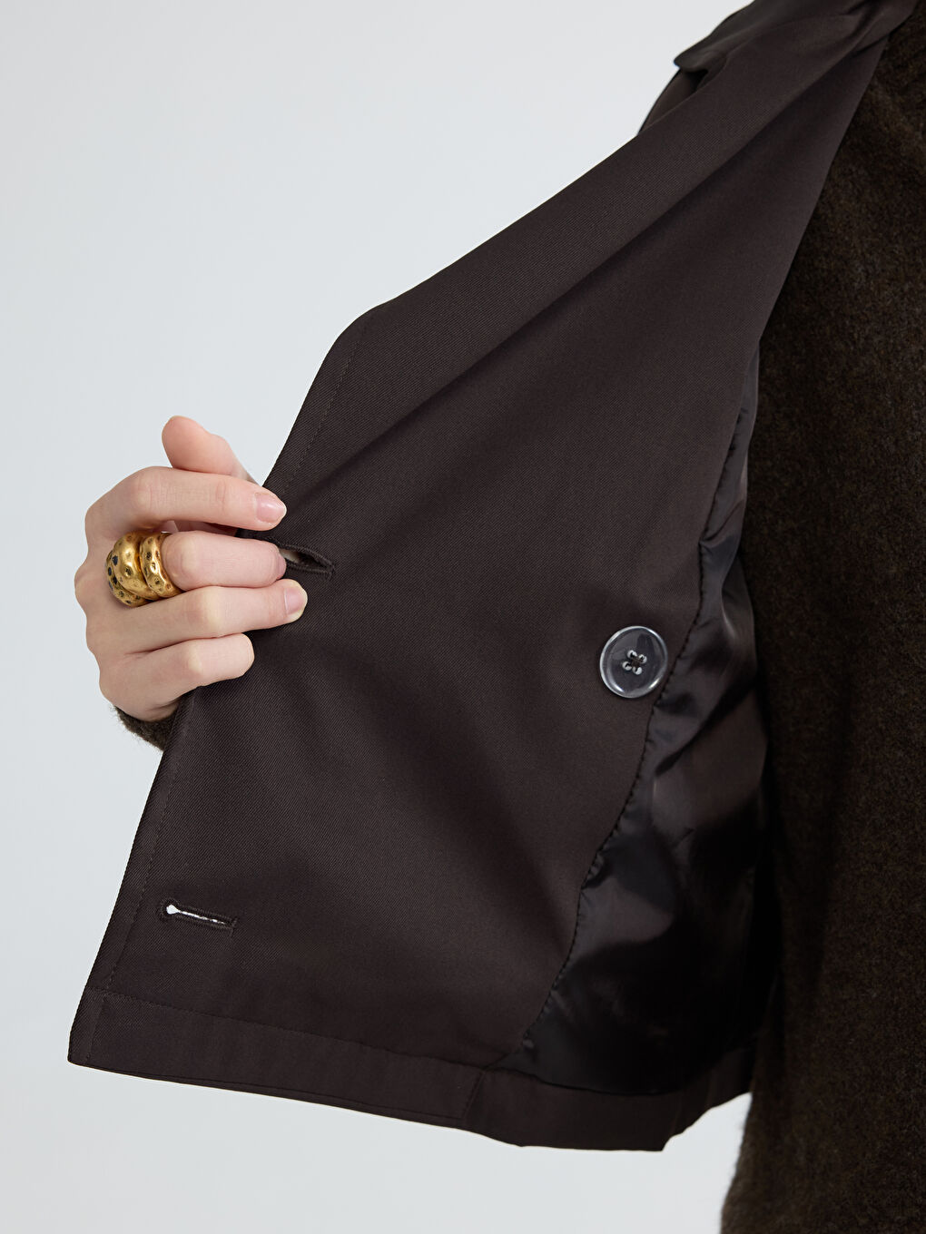 Kahverengi Kruvaze Yaka Crop Kadın Trençkot-3