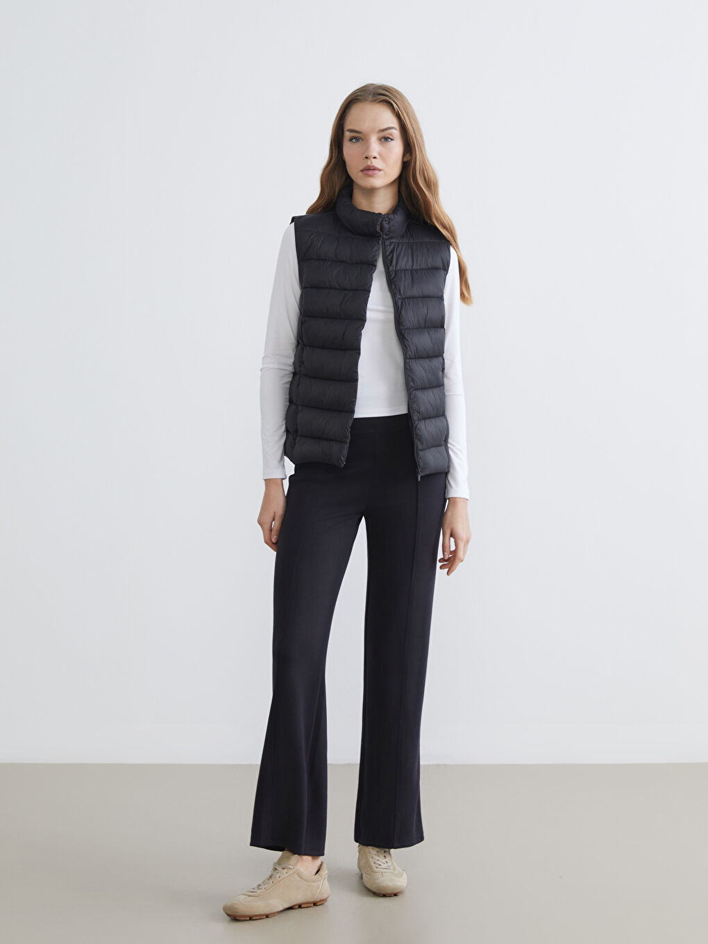 Women's Stand-Collar Puffer Vest-1