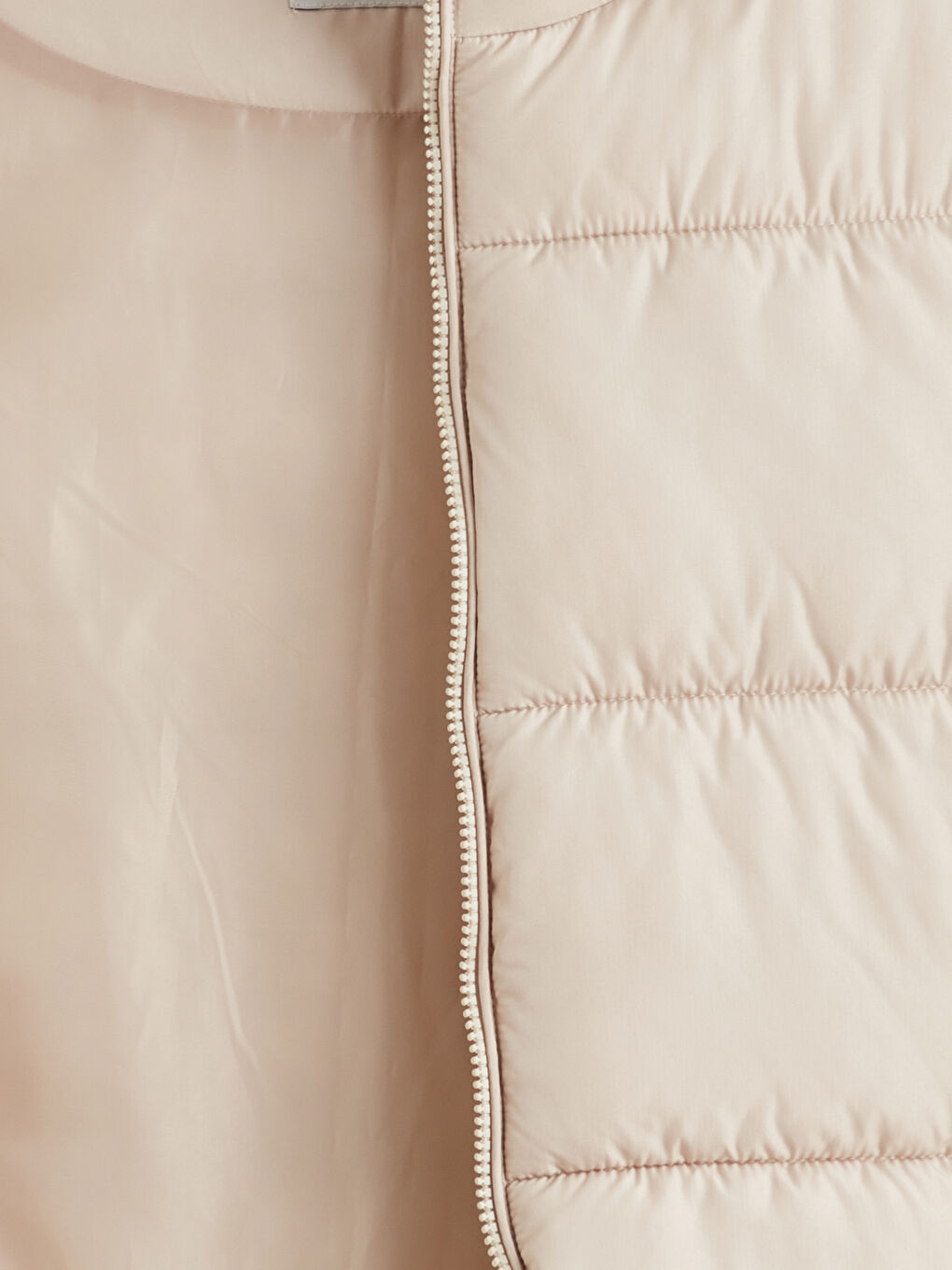 Ženski prsluk sa visokim okovratnikom-6