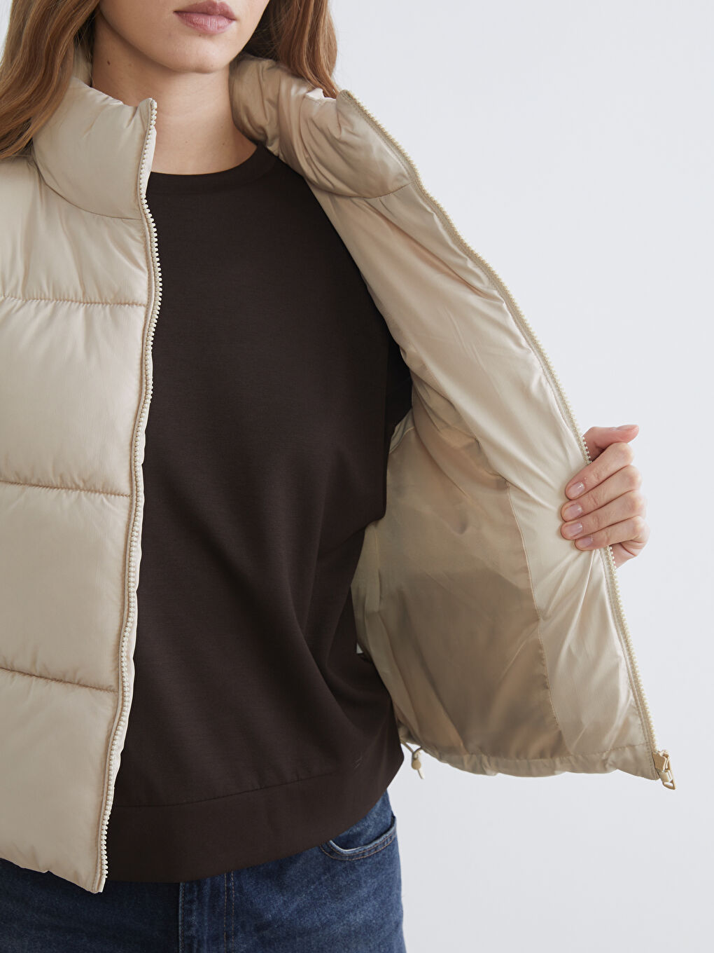 Ženski prsluk sa visokim okovratnikom-3