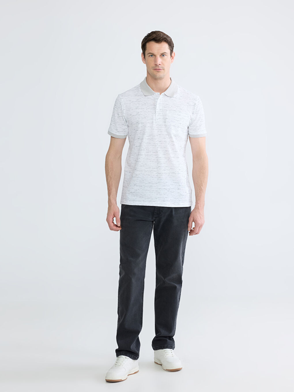 Tricou pentru bărbați din piqué cu guler polo și model.-1