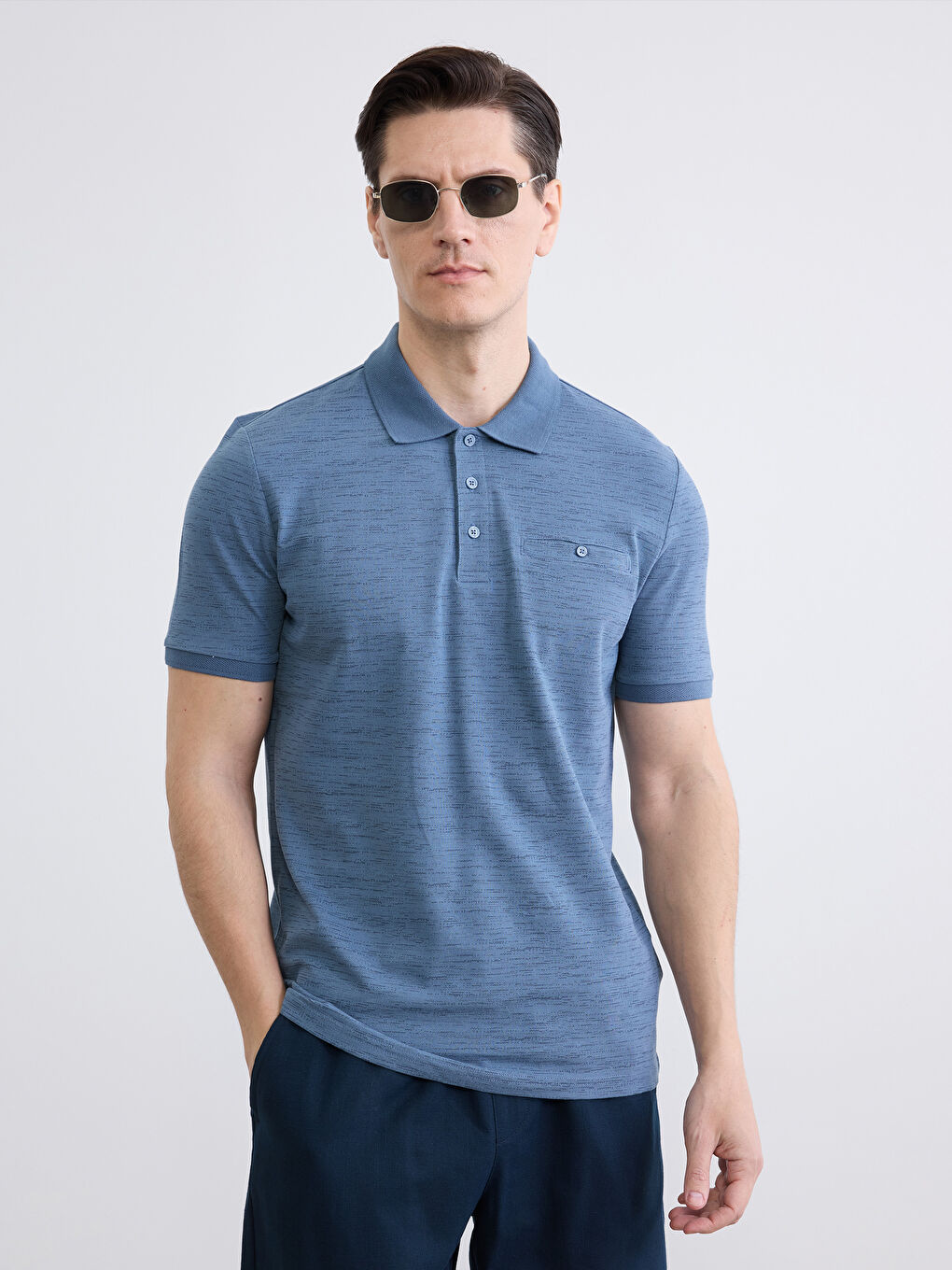 تيشيرت بيكيه منقوش بياقة بولو للرجال