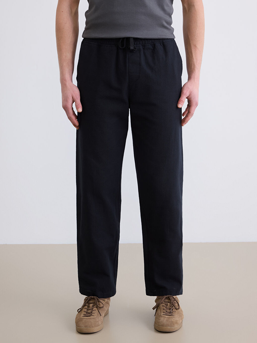 Siyah Rahat Kalıp Keten Görünümlü Erkek Pantolon-3