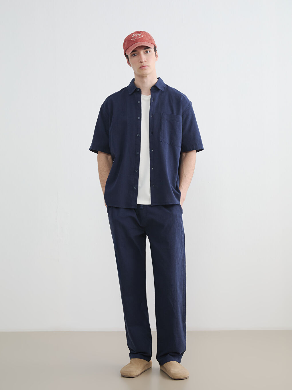 Relaxed Fit Linen-Look Men's Trousers