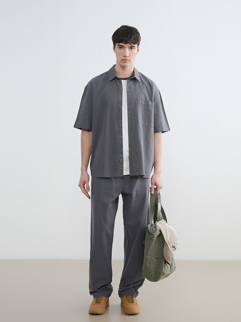 Gri Rahat Kalıp Keten Görünümlü Erkek Pantolon-1