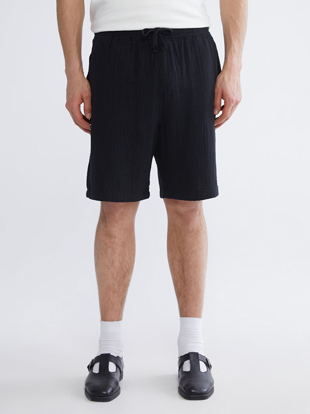 Siyah Loose Fit Müslin Erkek Şort-3