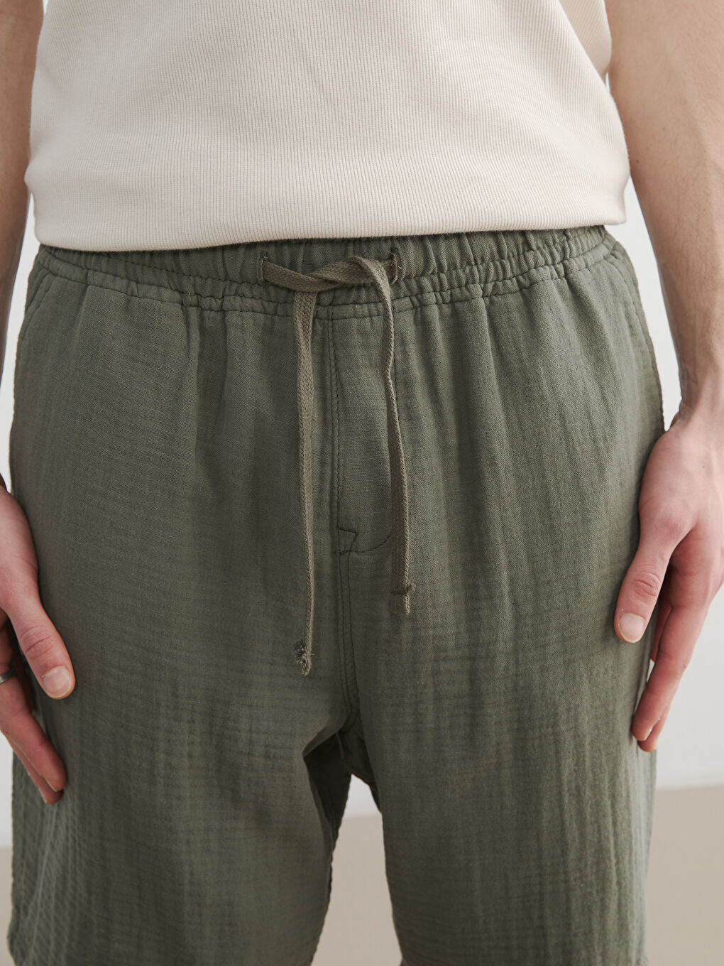 Haki Loose Fit Müslin Erkek Şort-2