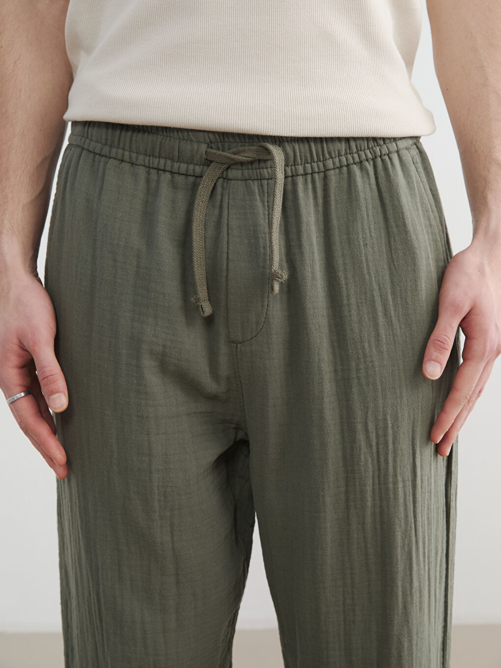 Relaxed Fit Men's Muslin Trousers-5