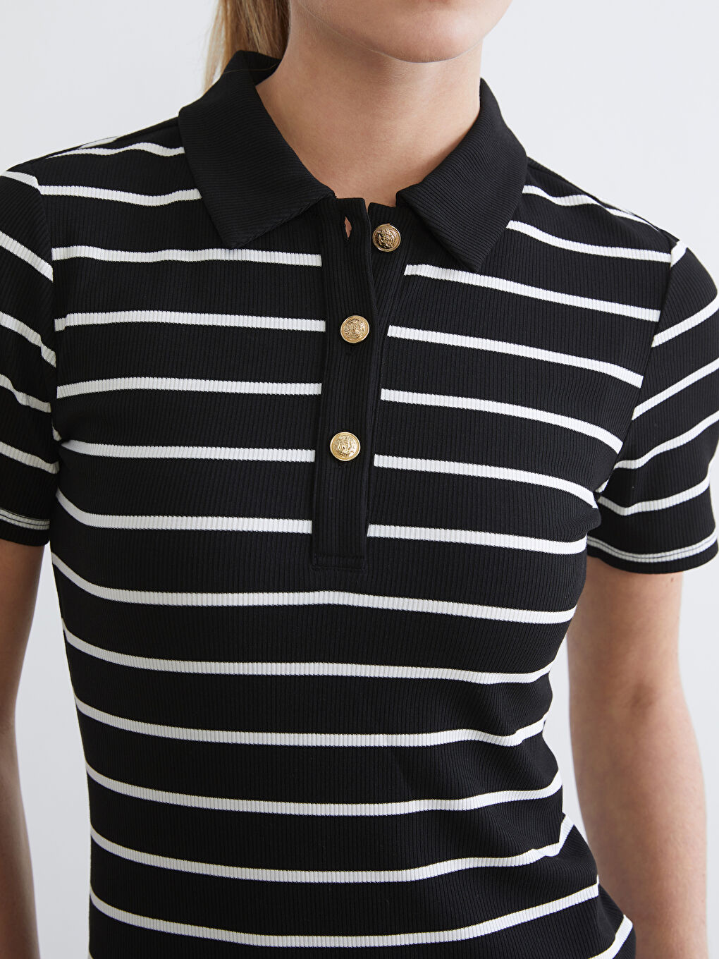 CRNA Haljina Žena-2