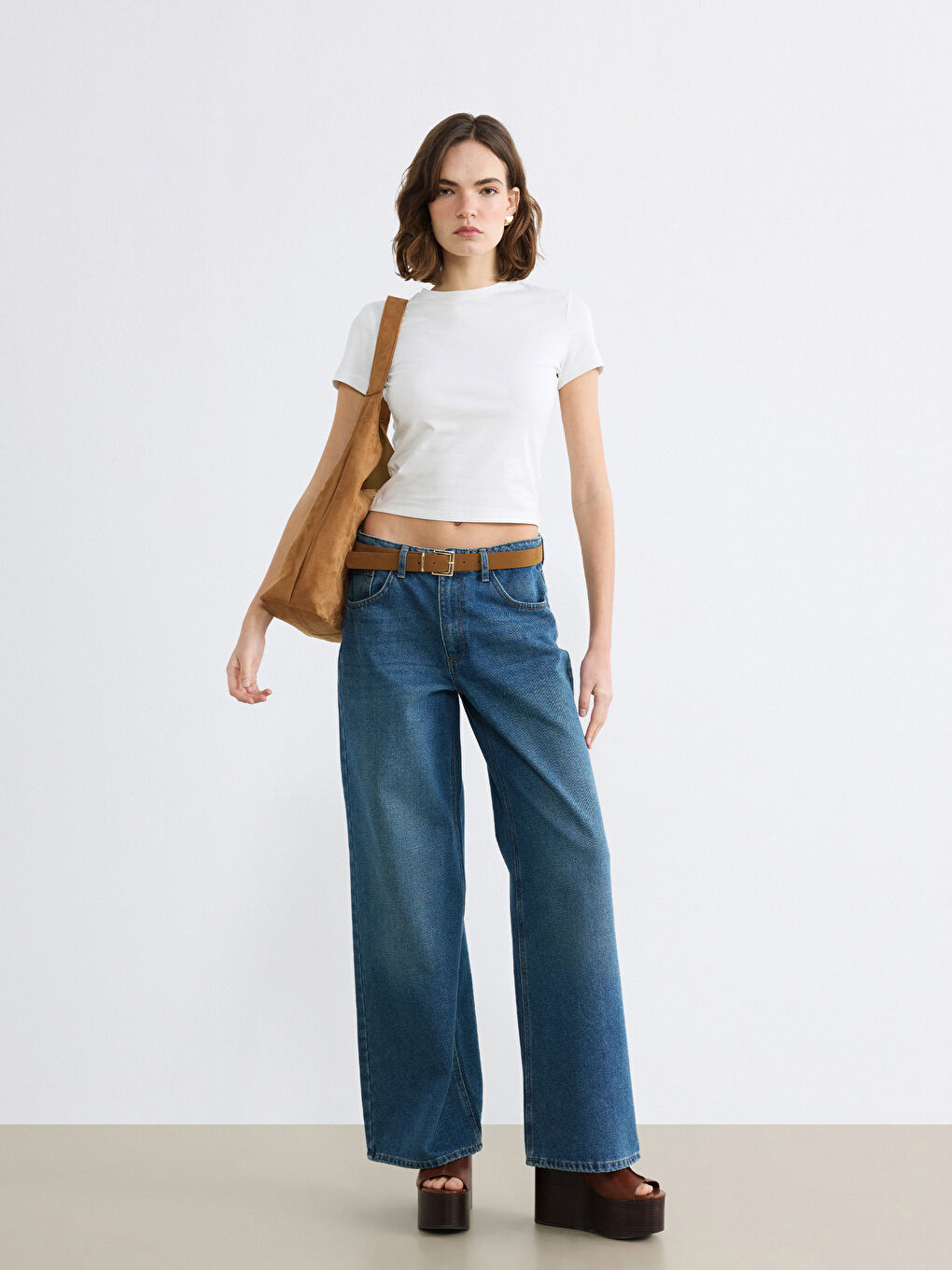 Ekru Bisiklet Yaka Kadın Crop-1