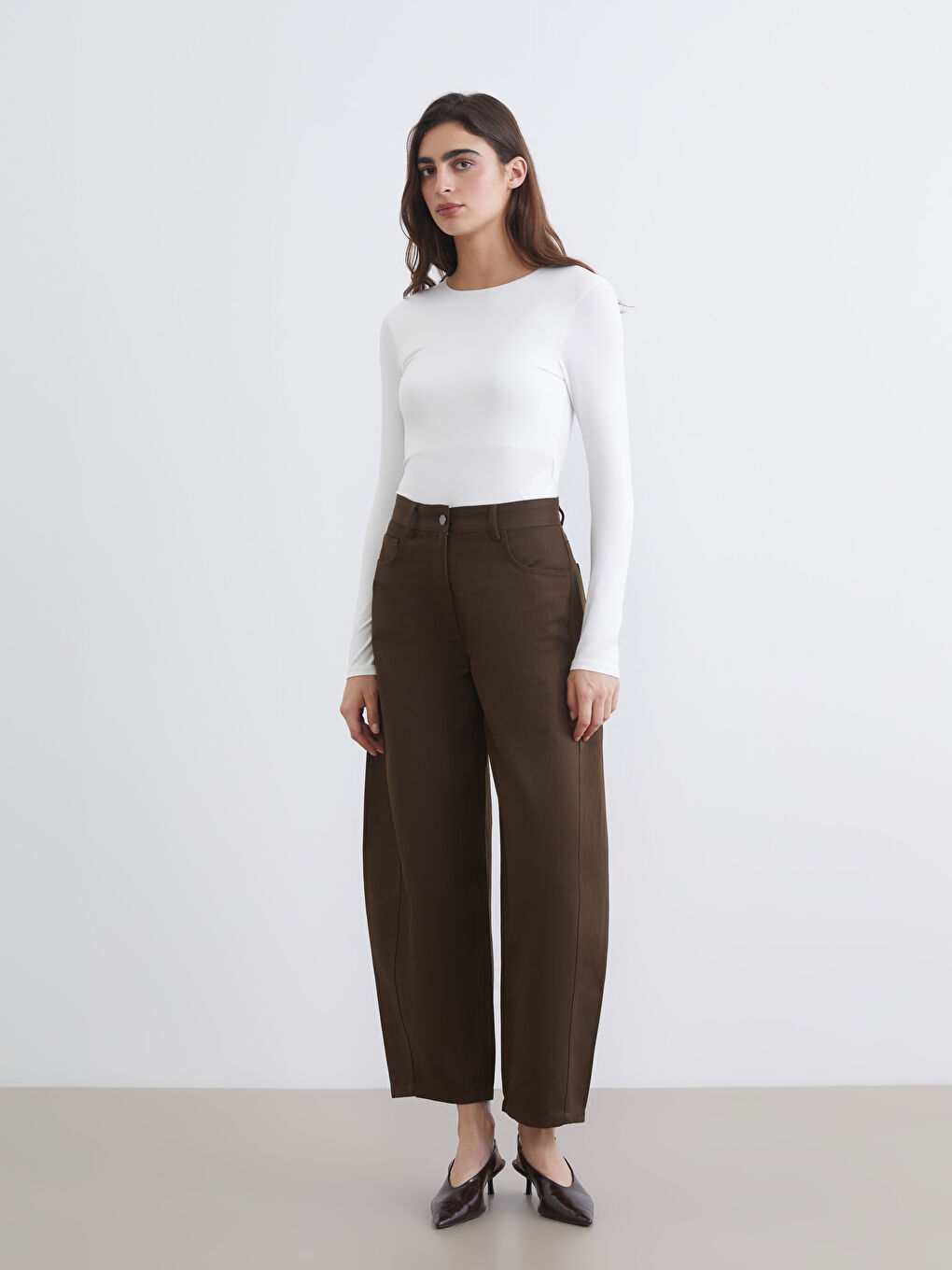 Beyaz Bisiklet Yaka Kadın Triko Badi-1