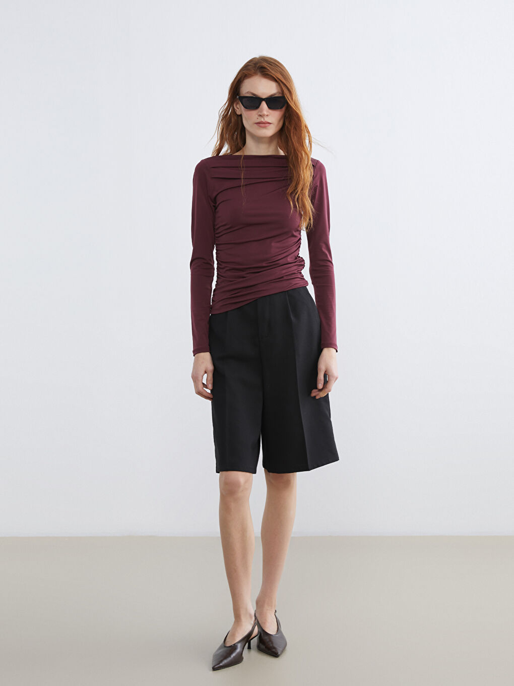 Bluza sa čamastim izrezom i naborima-1